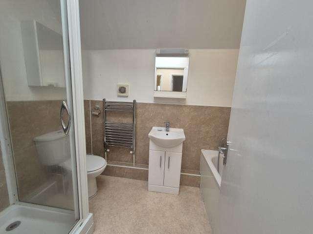 2 bed flat for sale