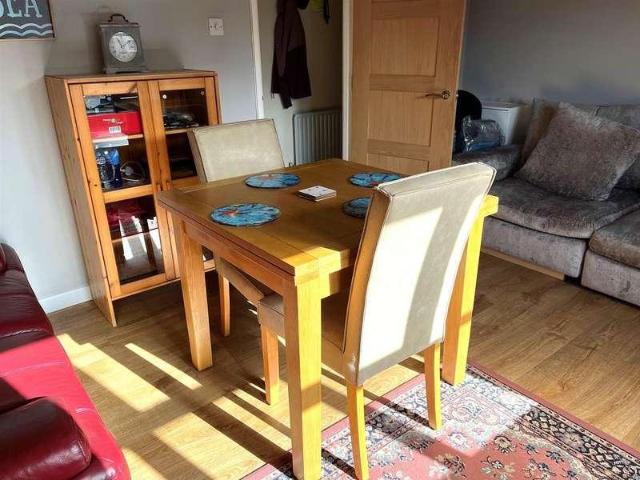 2 bed flat for sale