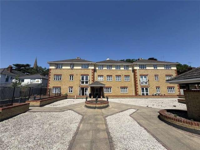 2 bed flat for sale