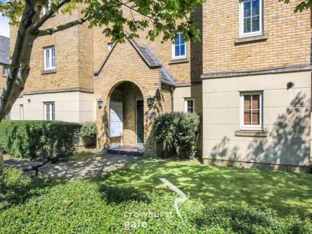 2 bed flat for sale