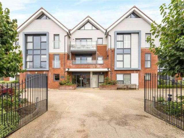 2 bed flat for sale