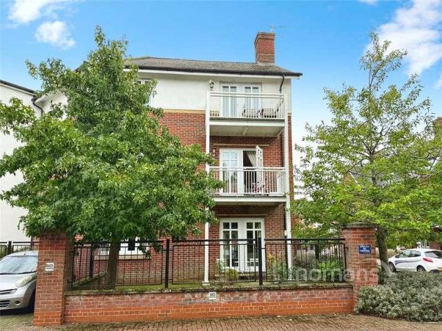 2 bed flat for sale