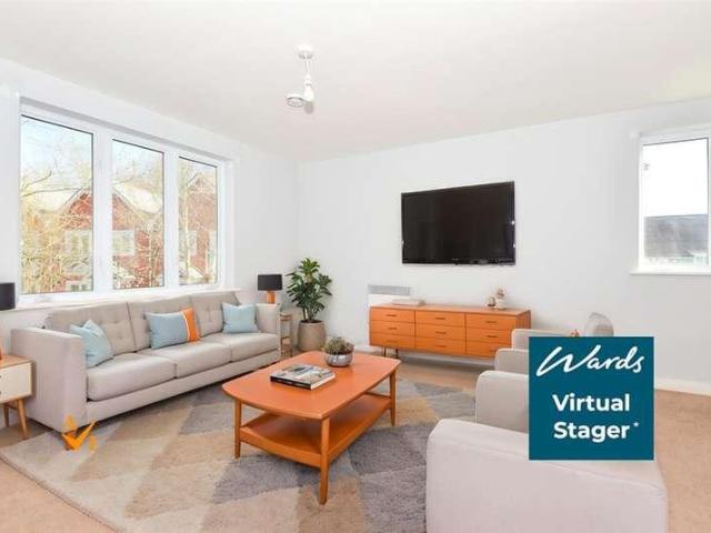 2 bed flat for sale