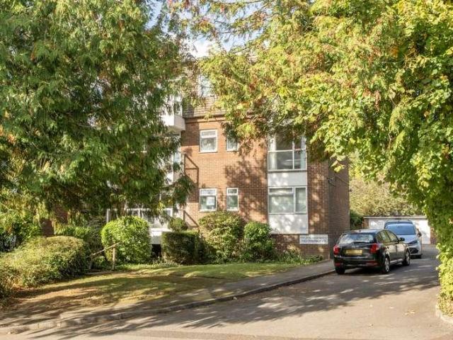 2 bed flat for sale