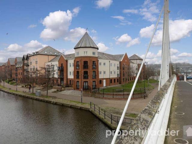 2 bed flat for sale