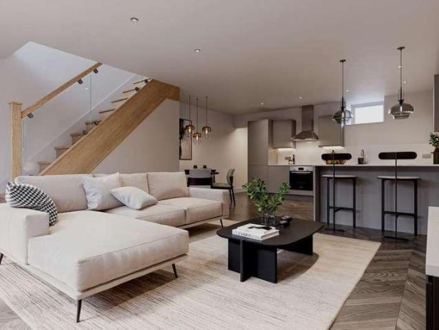 2 bed flat for sale
