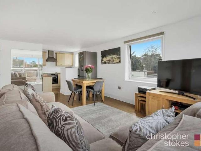 2 bed flat for sale