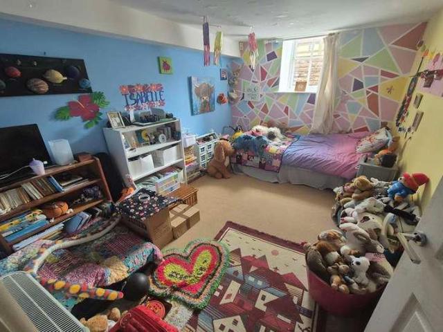 2 bed flat for sale