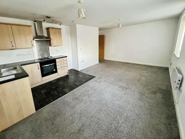2 bed flat for sale