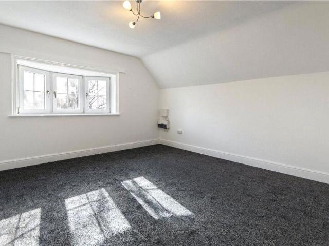 2 bed flat for sale