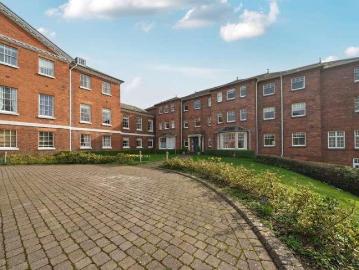 2 bed flat for sale