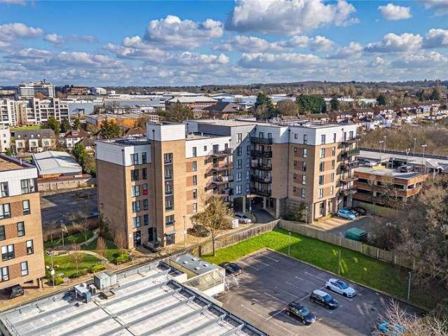 2 bed flat for sale