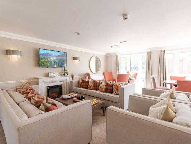 2 bed flat for sale