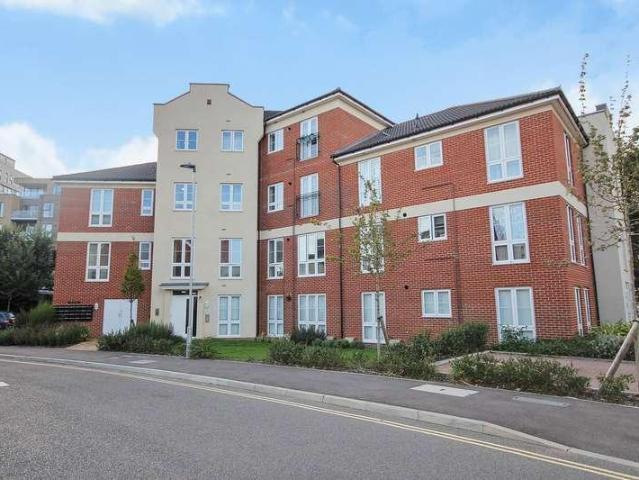 2 bed flat for sale
