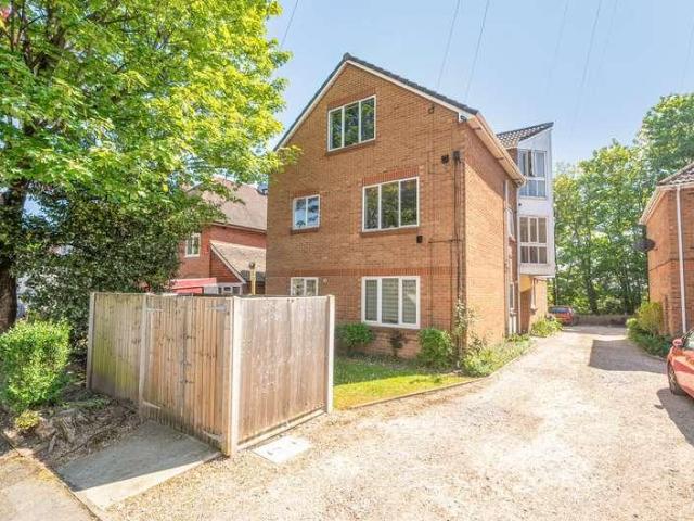 2 bed flat for sale