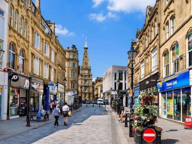 2 bed flat for sale