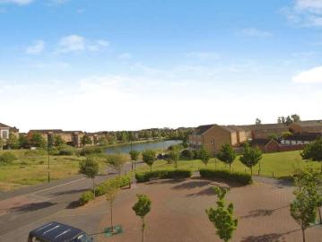 2 bed flat for sale