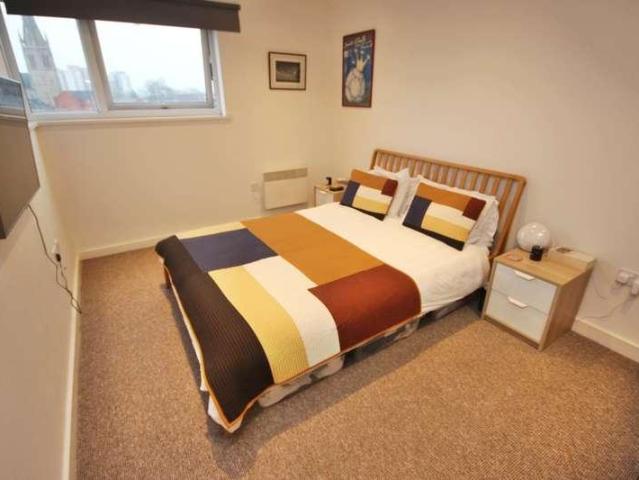 2 bed flat for sale