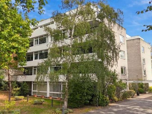 2 bed flat for sale