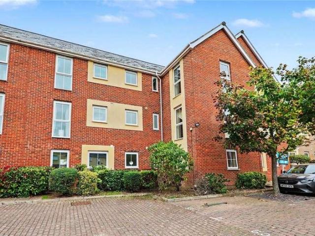2 bed flat for sale