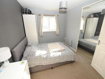 2 bed flat for sale