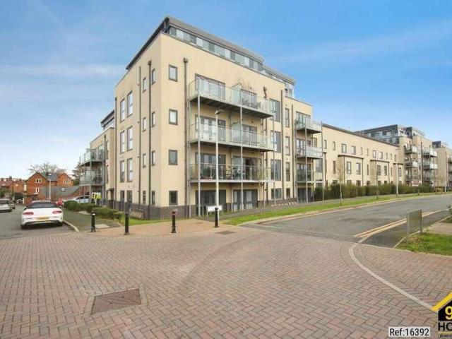 2 bed flat for sale