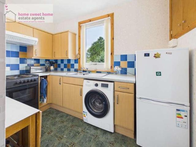 2 bed flat for sale