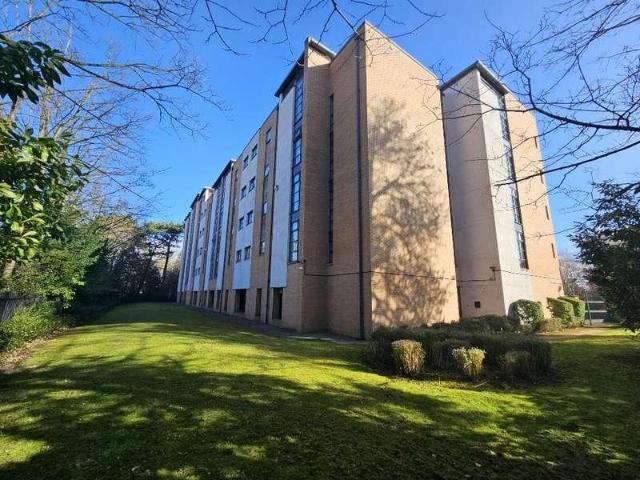 2 bed flat for sale