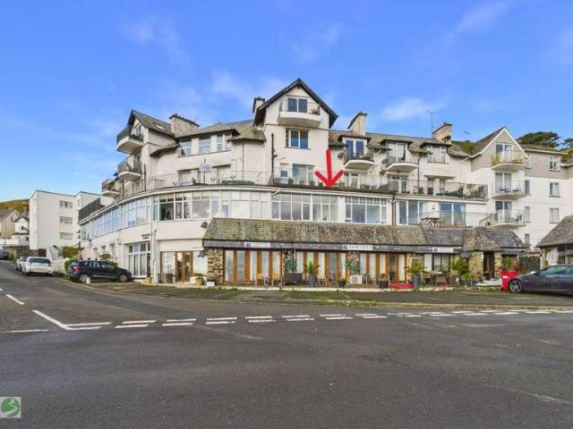 2 bed flat for sale