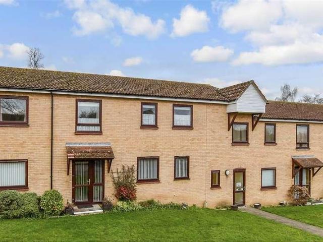 2 bed flat for sale