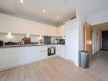 2 bed flat for sale