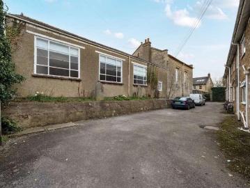 2 bed flat for sale