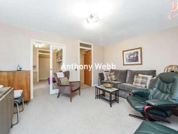 2 bed flat for sale