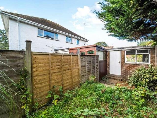 2 bed flat for sale