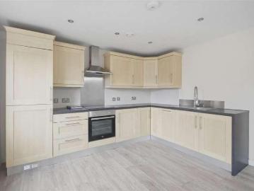 2 bed flat for sale
