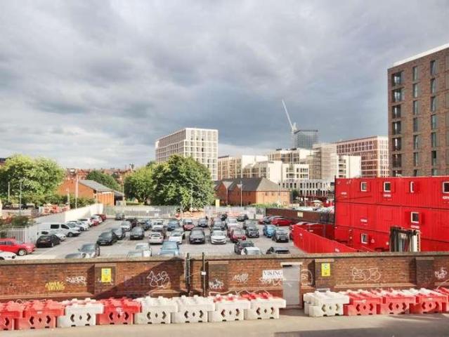 2 bed flat for sale