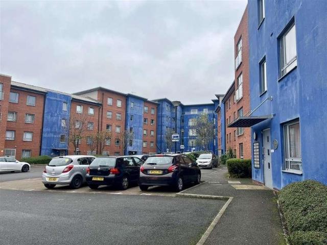 2 bed flat for sale