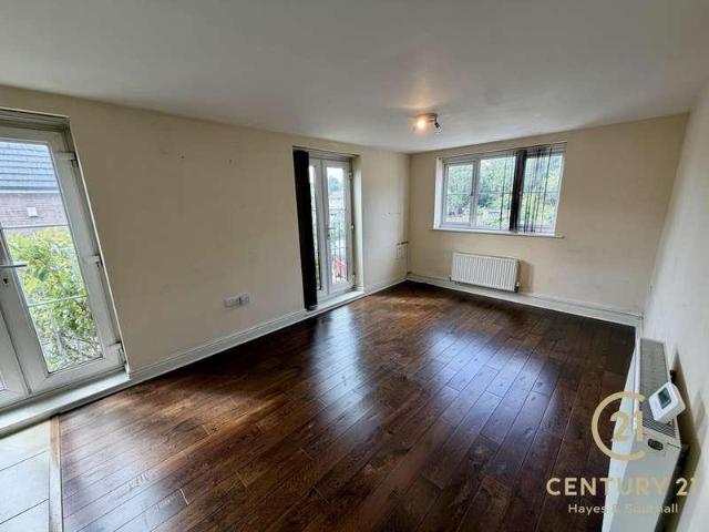 2 bed flat for sale