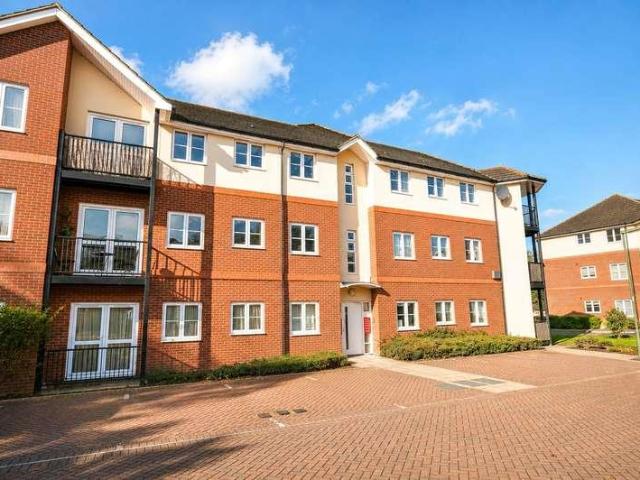 2 bed flat for sale