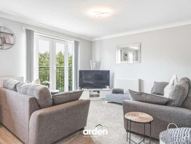 2 bed flat for sale