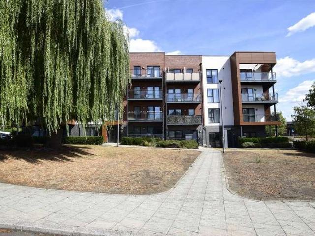 2 bed flat for sale
