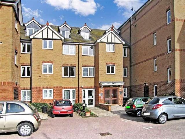 2 bed flat for sale