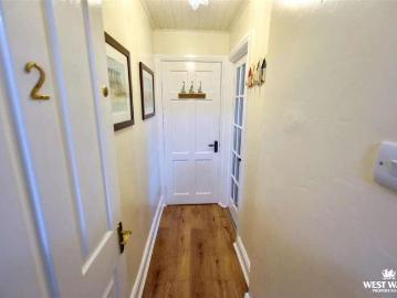 2 bed flat for sale
