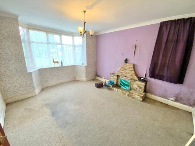 2 bed flat for sale