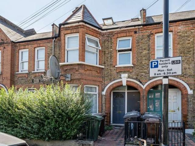 2 bed flat for sale