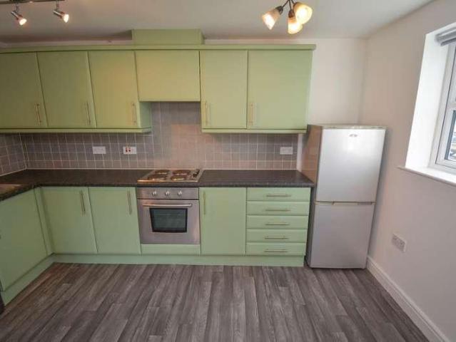 2 bed flat for sale