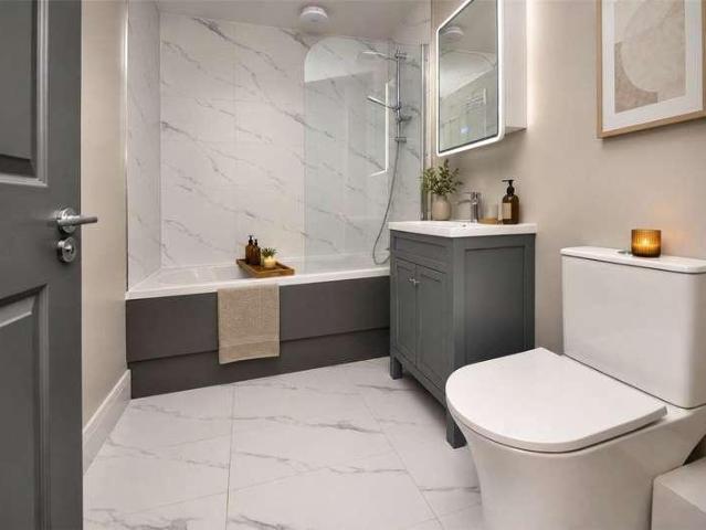 2 bed flat for sale