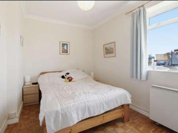 2 bed flat for sale