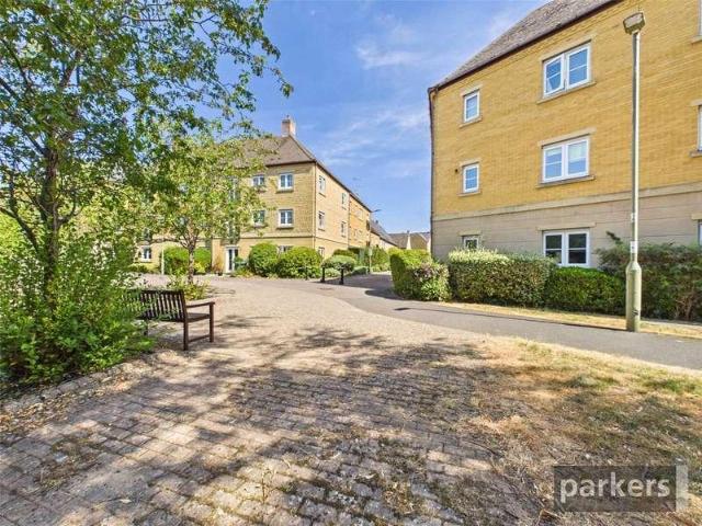 2 bed flat for sale