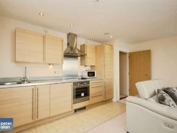 2 bed flat for sale